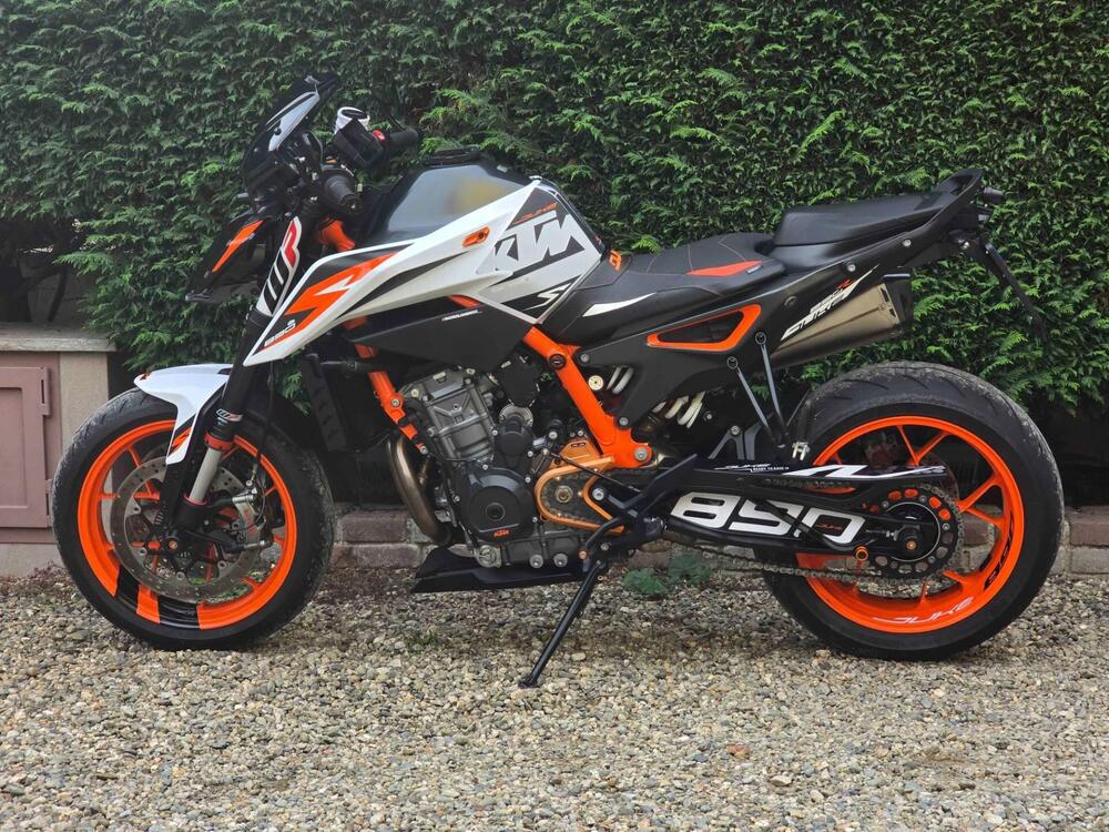 KTM 890 Duke R (2021) (4)
