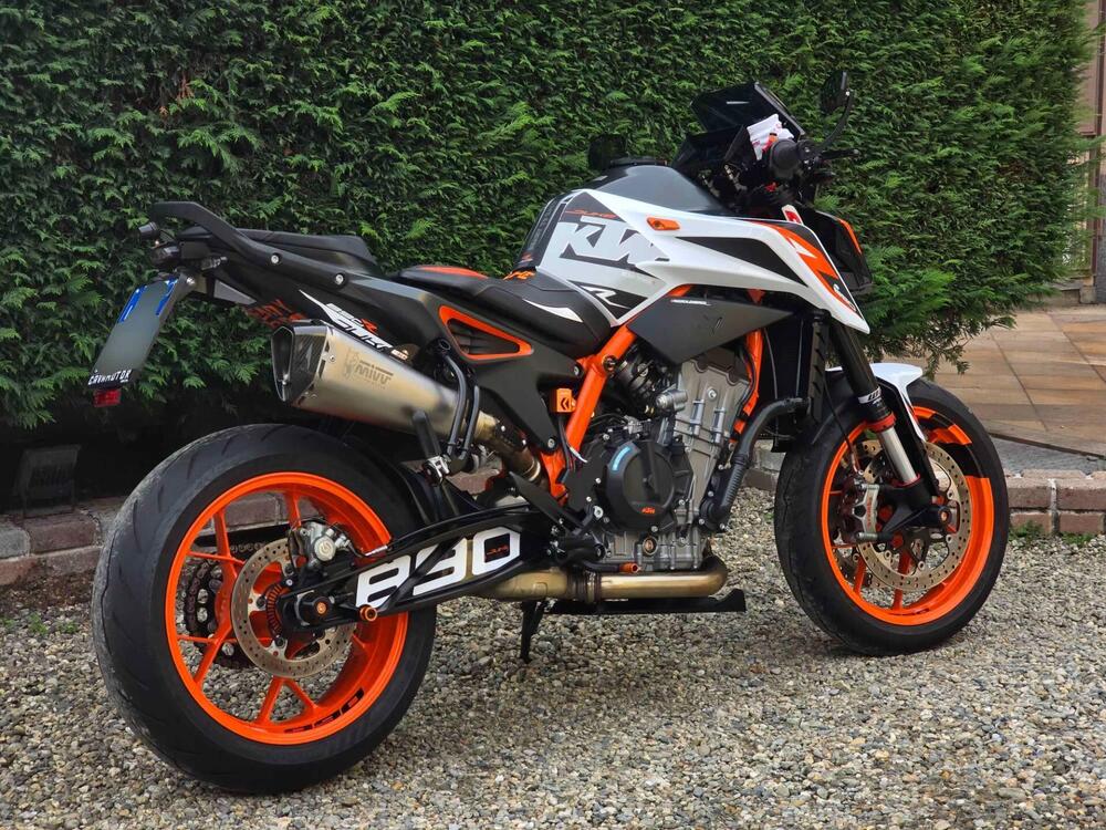 KTM 890 Duke R (2021) (2)