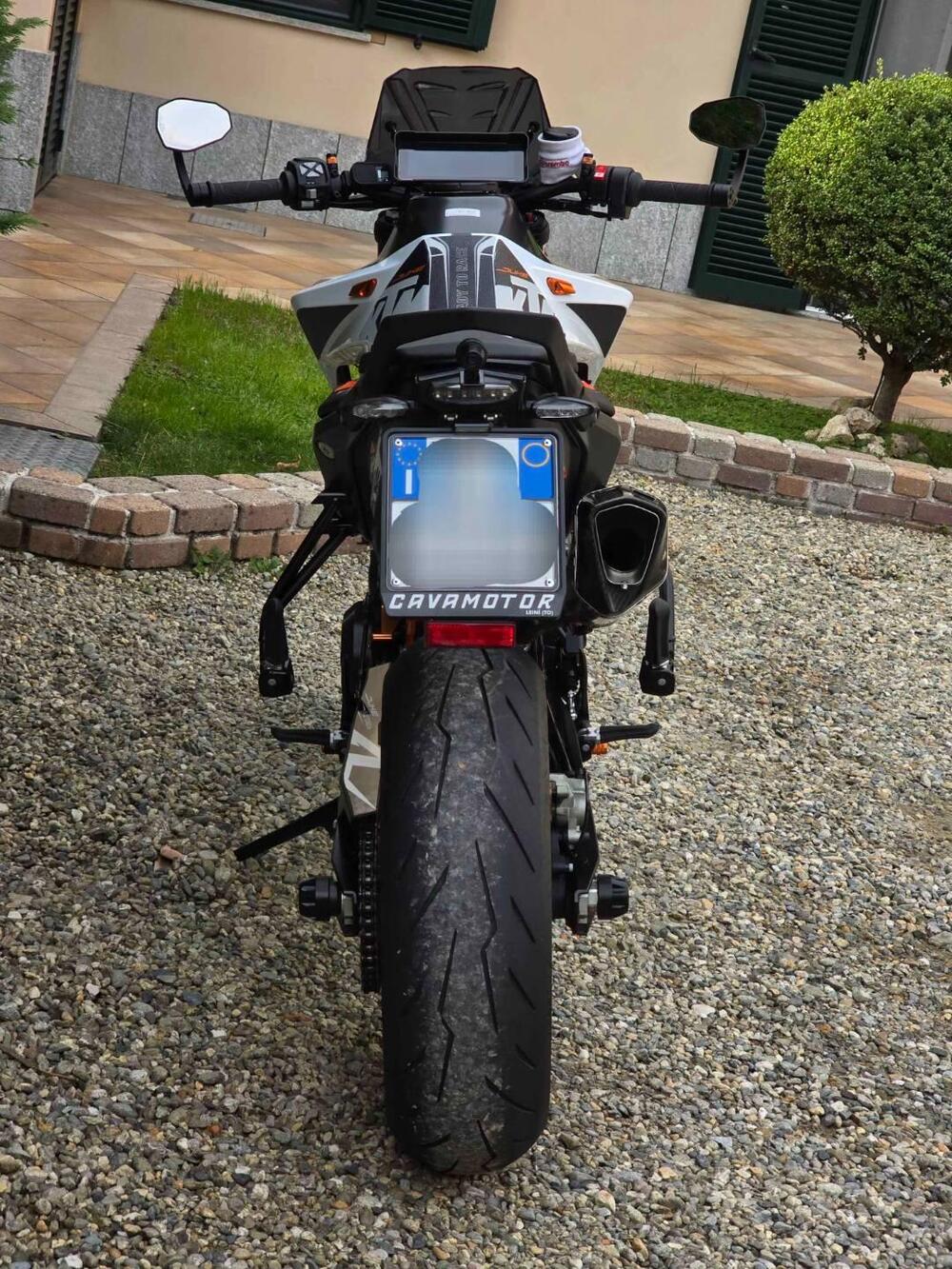 KTM 890 Duke R (2021) (6)