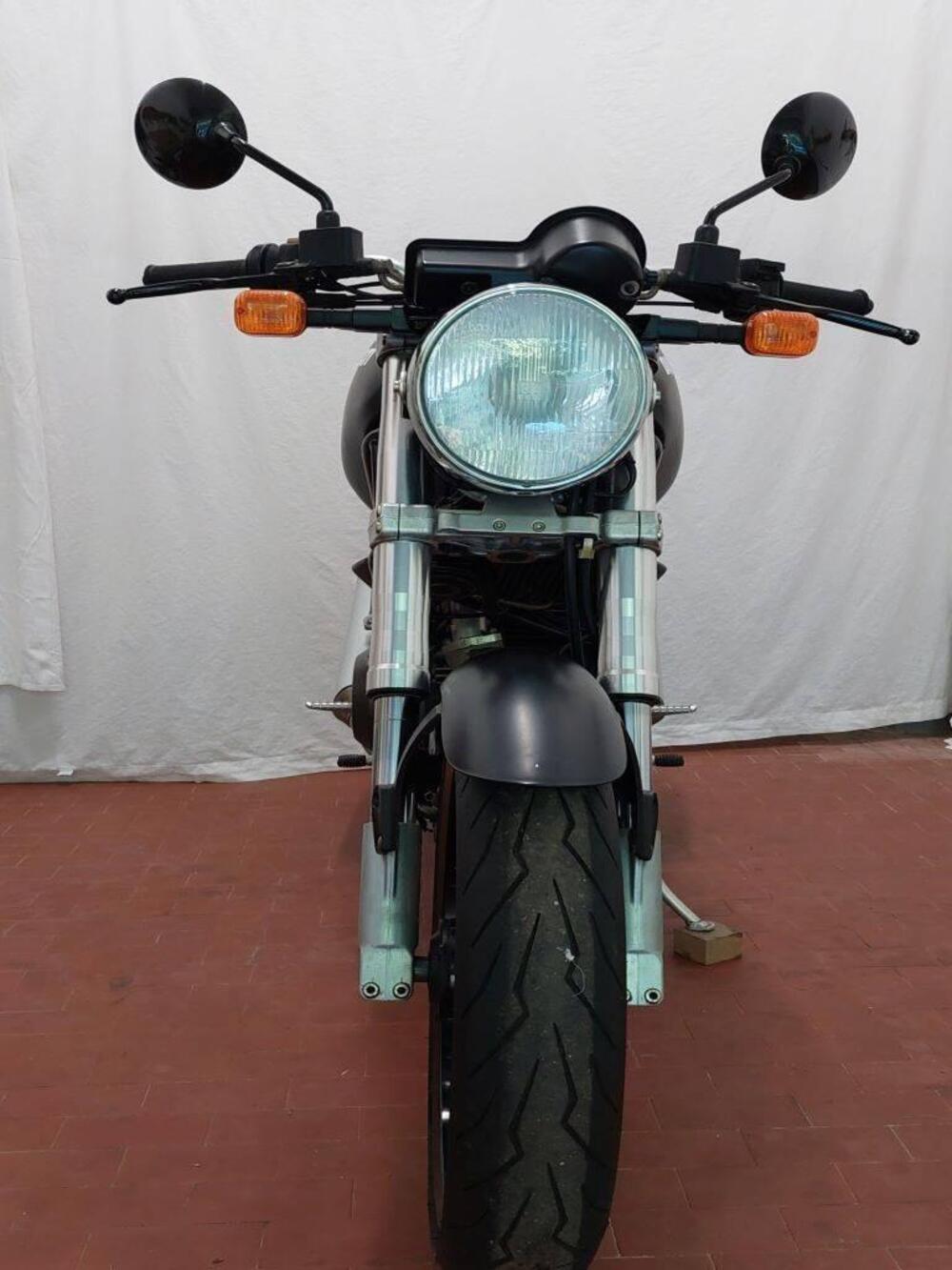 Ducati Monster dark 600 (3)