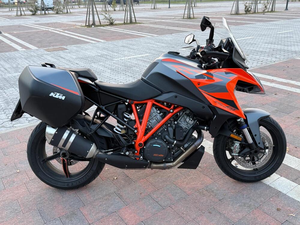 KTM 1290 Super Duke GT (2022 - 25) (2)