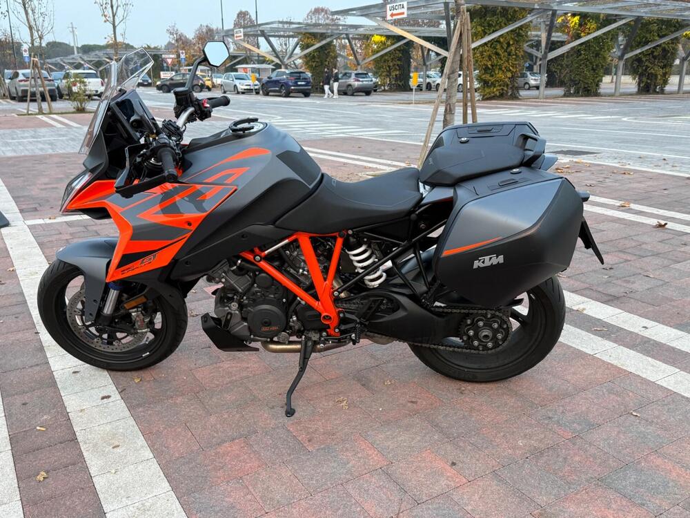 KTM 1290 Super Duke GT (2022 - 25) (3)