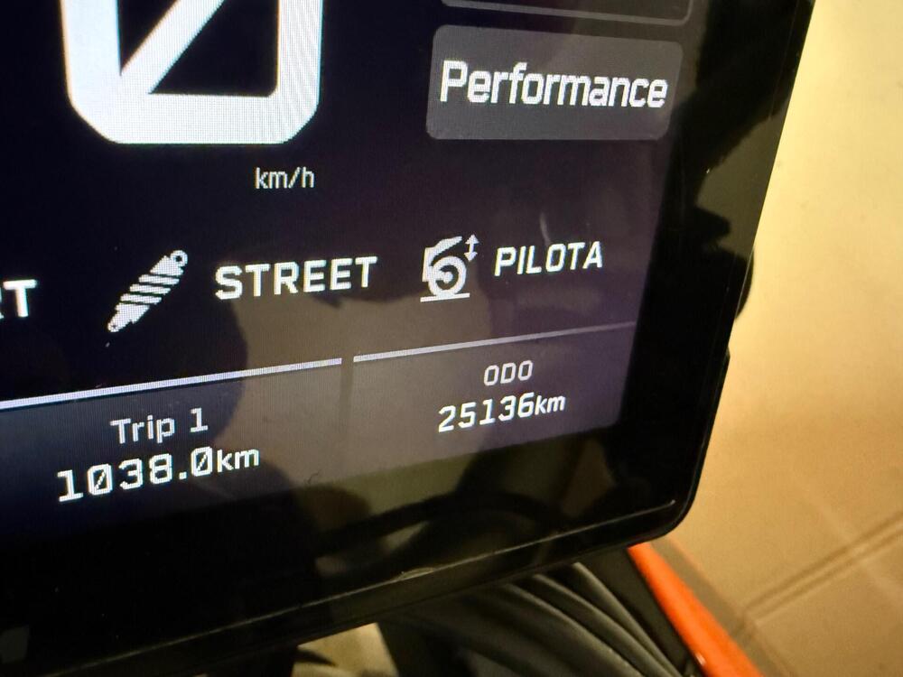 KTM 1290 Super Duke GT (2022 - 25) (14)