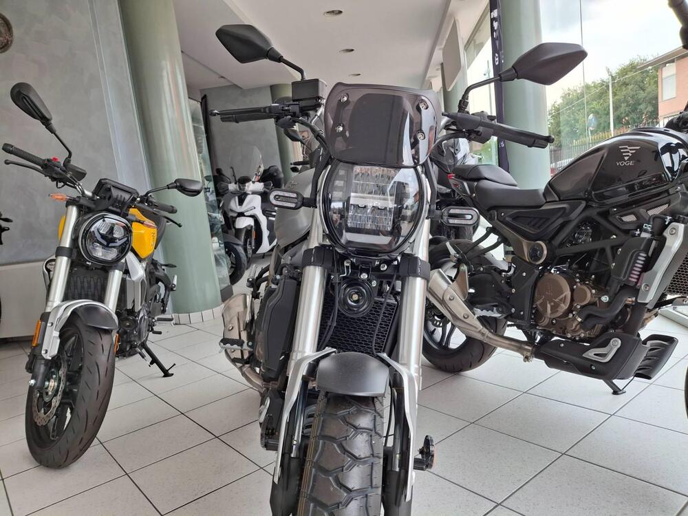 Voge Trofeo 300ACX Scrambler (2021 - 26) (3)