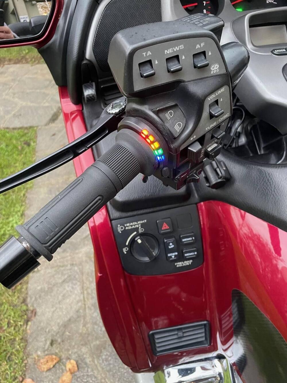 Honda GL 1800 Gold Wing (2000 - 05) (8)