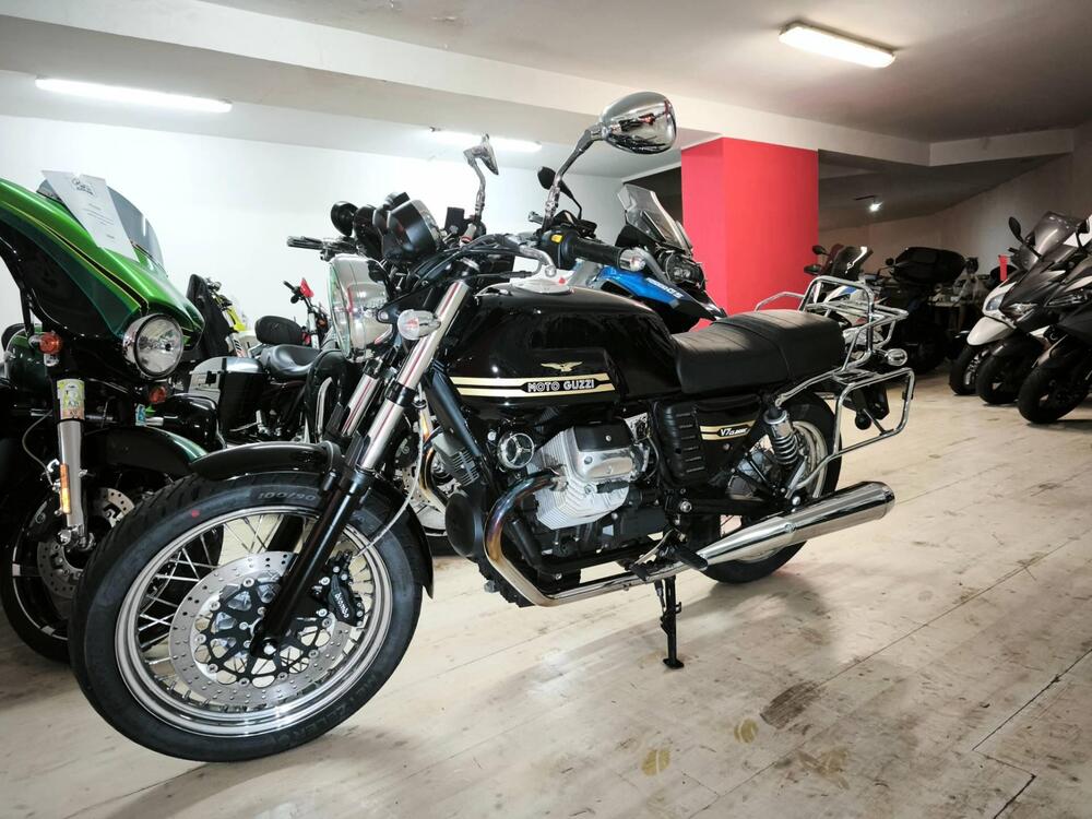 Moto Guzzi V7 Classic (2008 - 12) (2)