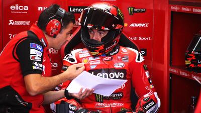 MotoGP 2025. GP di Valencia. Pecco Bagnaia, 14&deg; alla fine del venerd&igrave;: &quot;Siamo andati nella direzione sbagliata&quot;