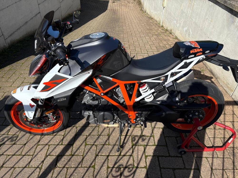 KTM 1290 Super Duke R (2019) (2)