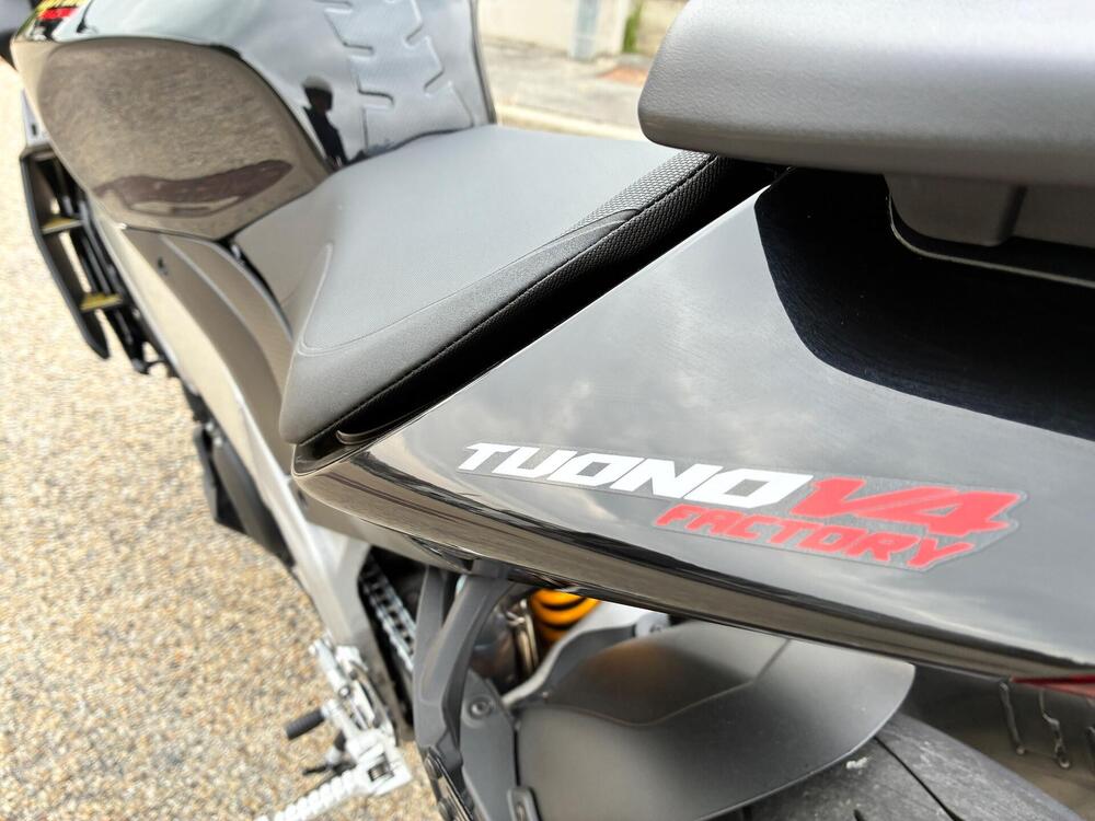 Aprilia Tuono V4 Factory (2021 - 24) (13)