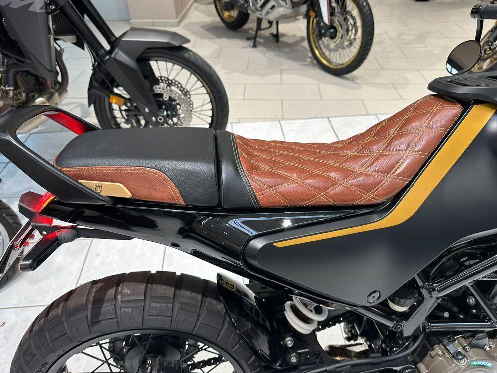 Husqvarna Svartpilen 401 (2021 - 23) (5)