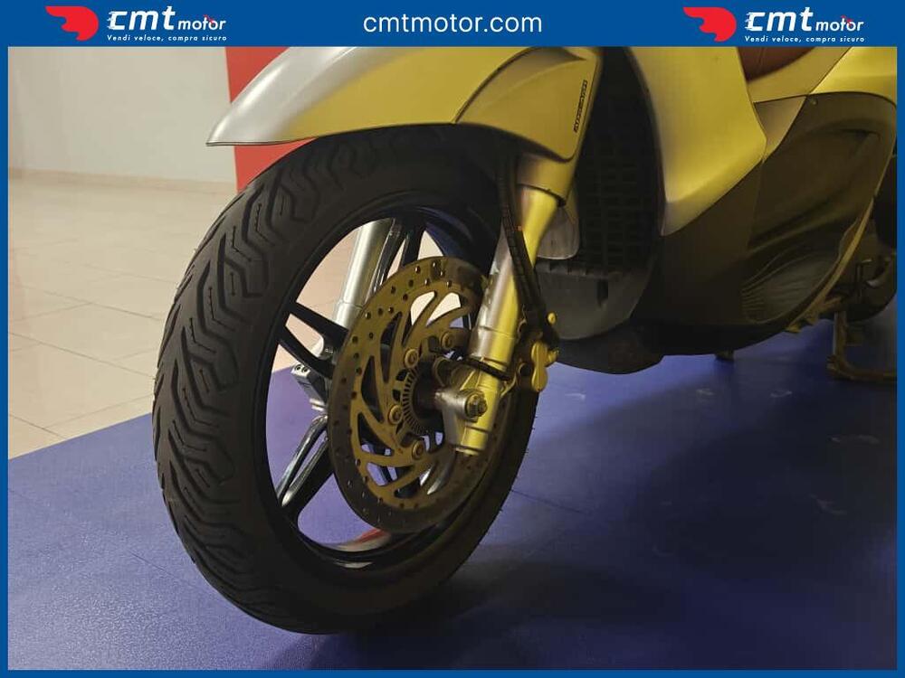 Piaggio Beverly 350 SportTouring ie ABS (2011 - 17) (11)