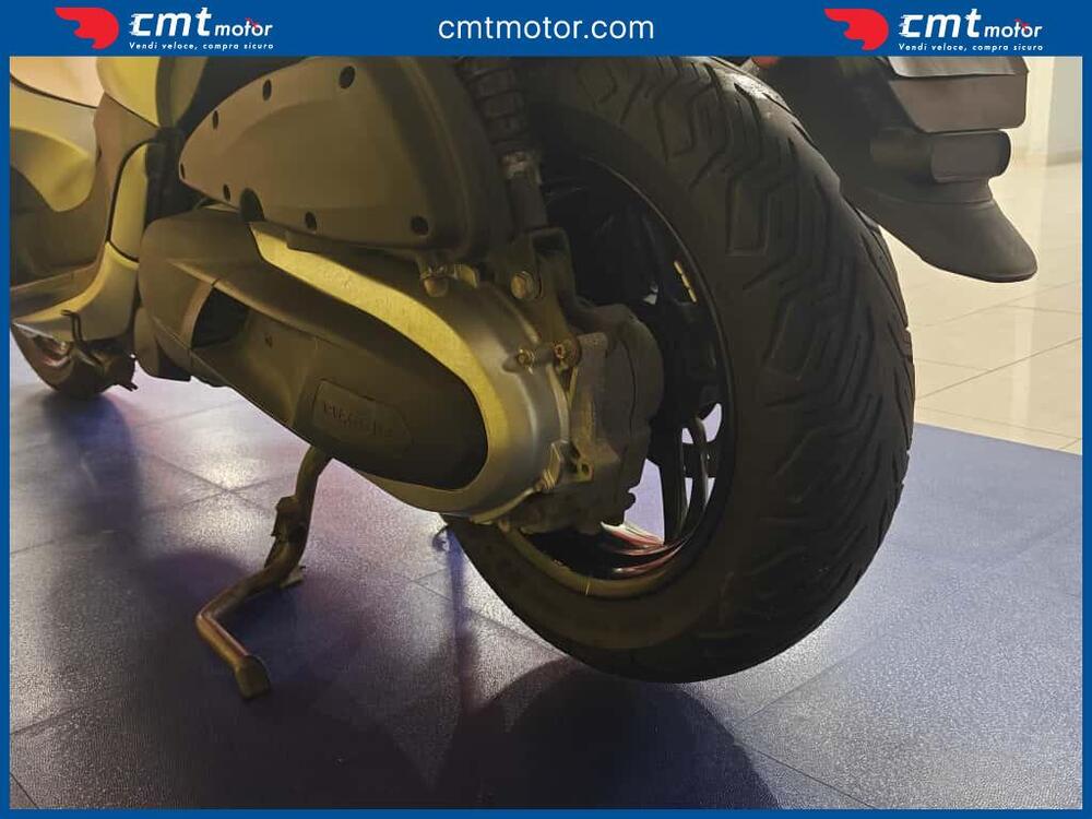 Piaggio Beverly 350 SportTouring ie ABS (2011 - 17) (12)