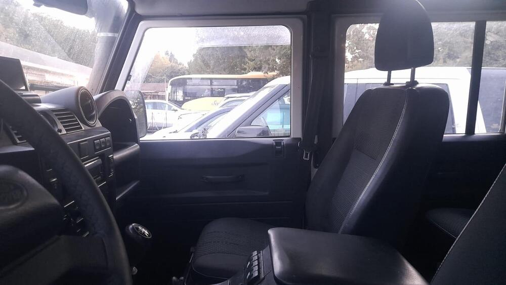 Land Rover Defender usata a Pesaro-Urbino (4)