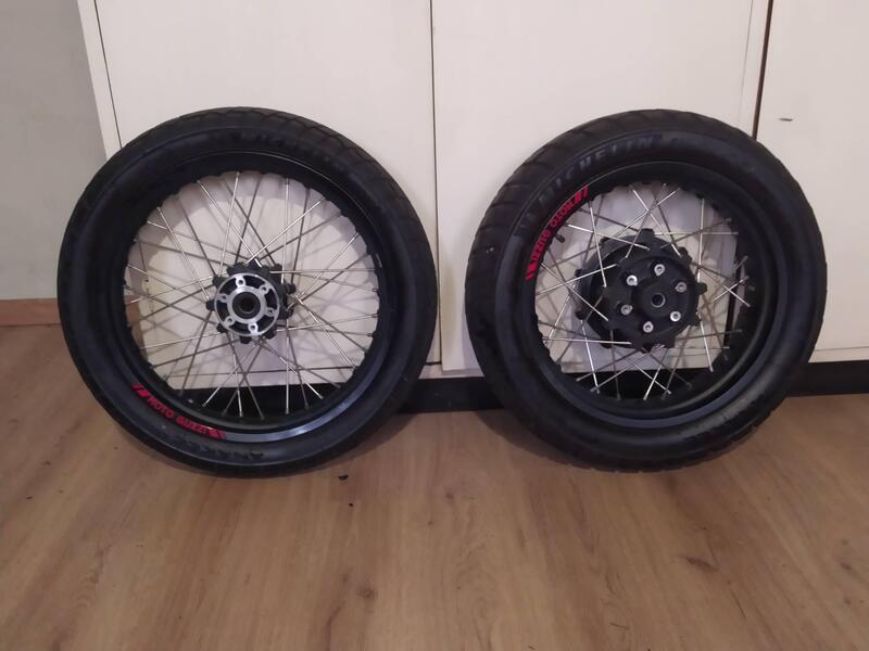 vendo cerchi ruota con pneumatici Pirelli per Guzz Moto Guzzi (4)