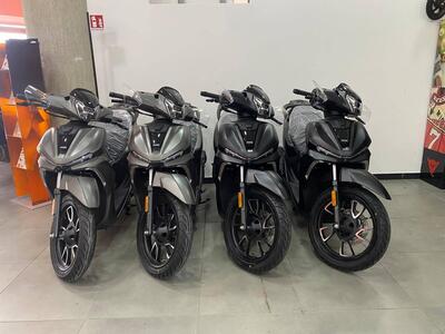 Voge Sfida SR16 200 (2025) nuova