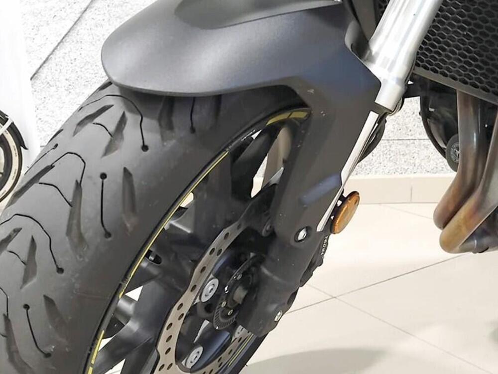 Honda CB 750 Hornet (2023 - 24) (4)