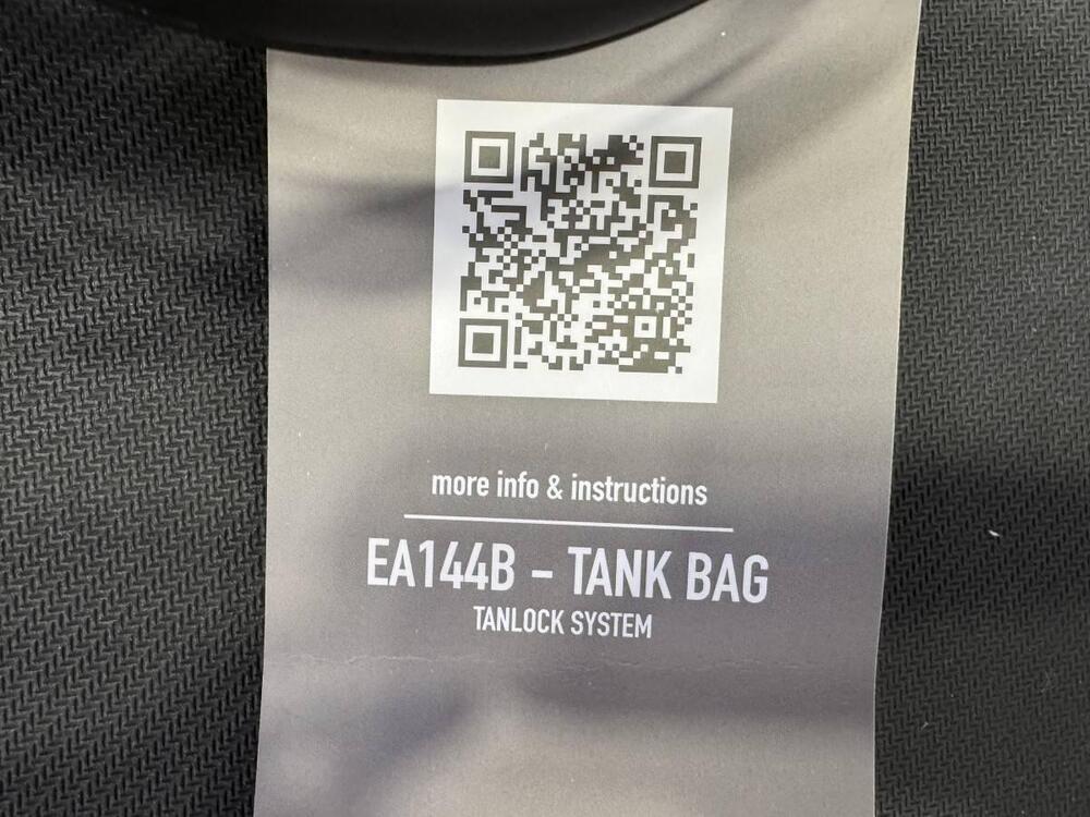 BORSA SERBATOIO 5 LT. GIVI EA144B (2)