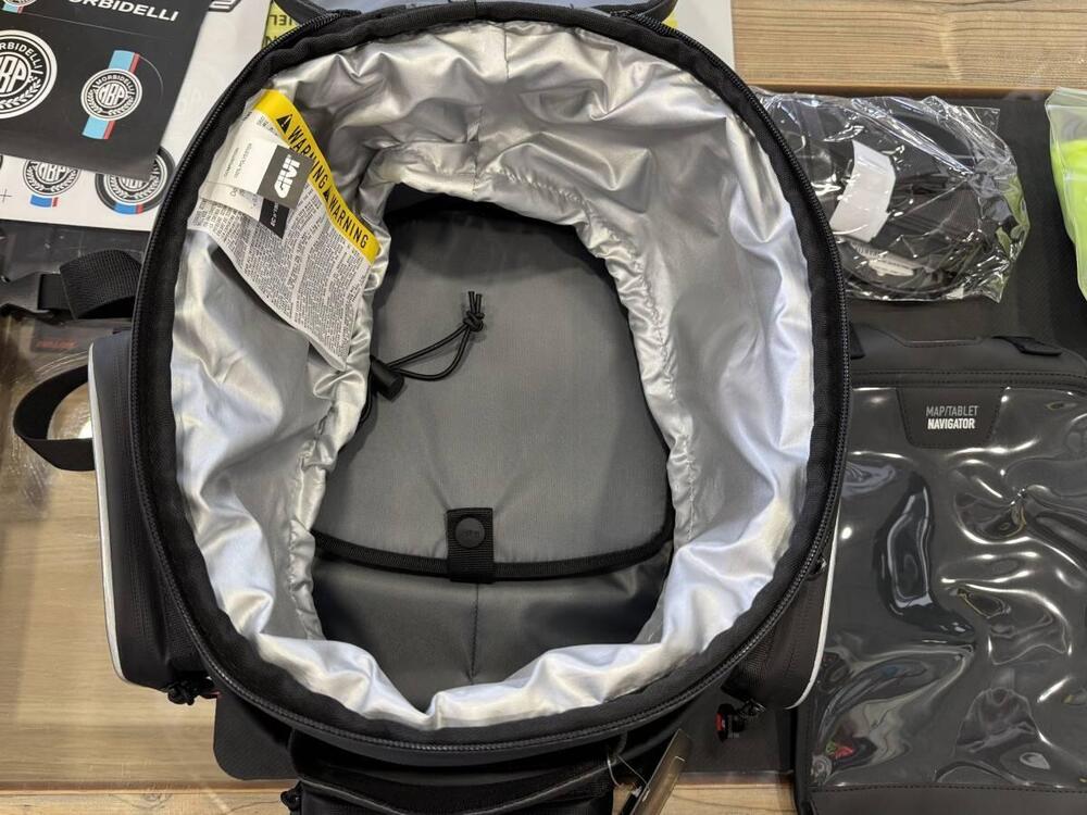BORSA SERBATOIO GIVI (4)