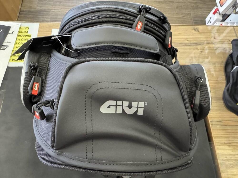BORSA SERBATOIO GIVI (2)