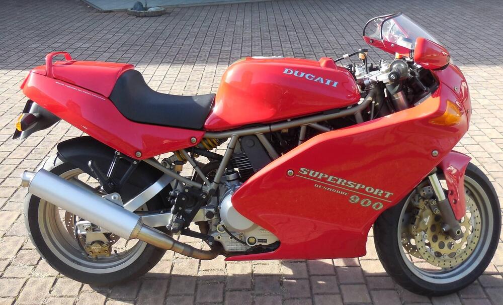 Ducati SUPER SPORT DESMO 2 900  (2)