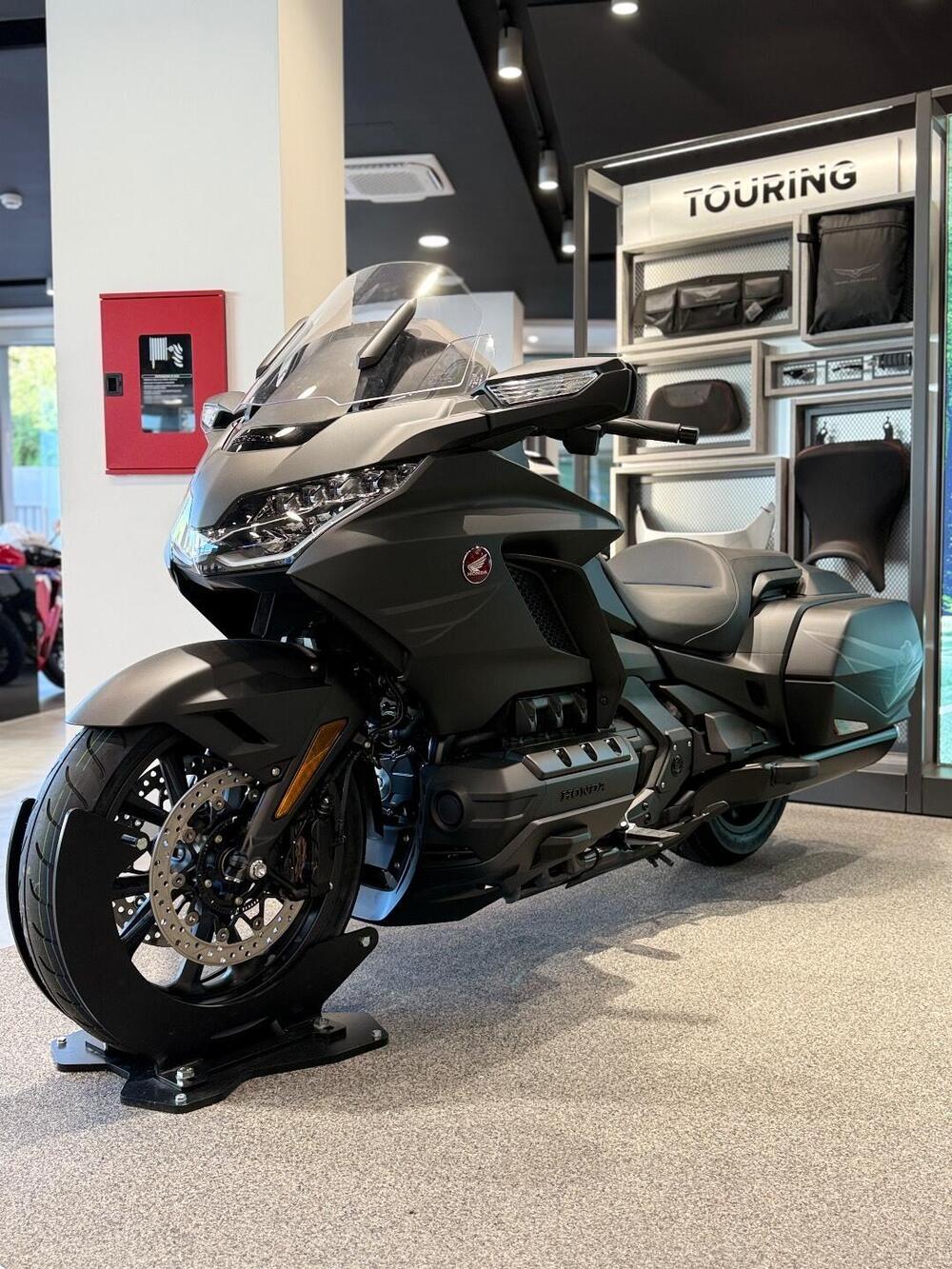 Honda GL 1800 Gold Wing 50° Anniversario (2025 - 26) (3)