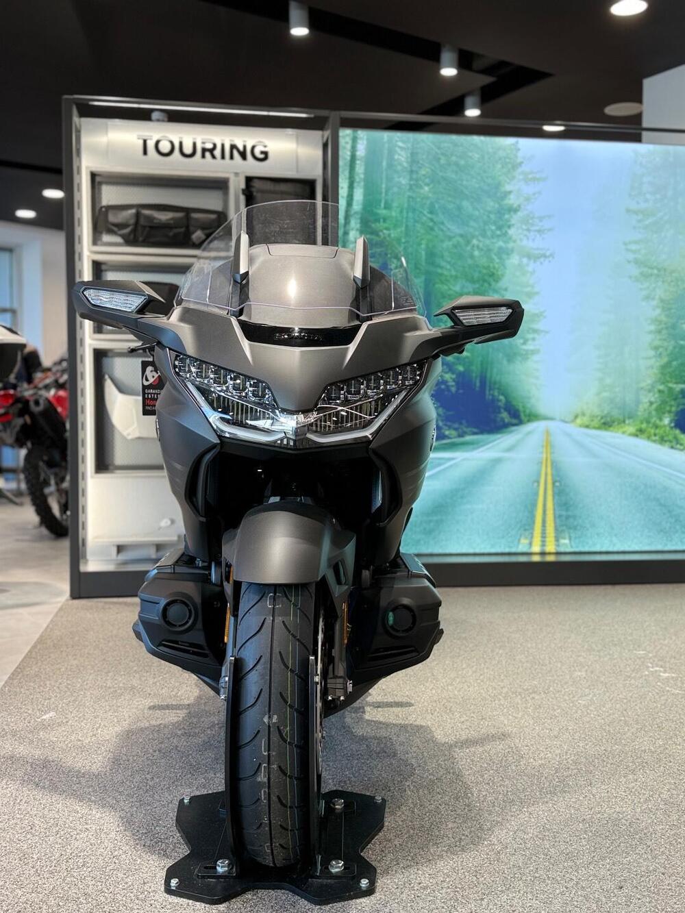 Honda GL 1800 Gold Wing 50° Anniversario (2025 - 26) (4)