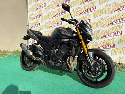 Yamaha FZ8 (2013 - 16) usata