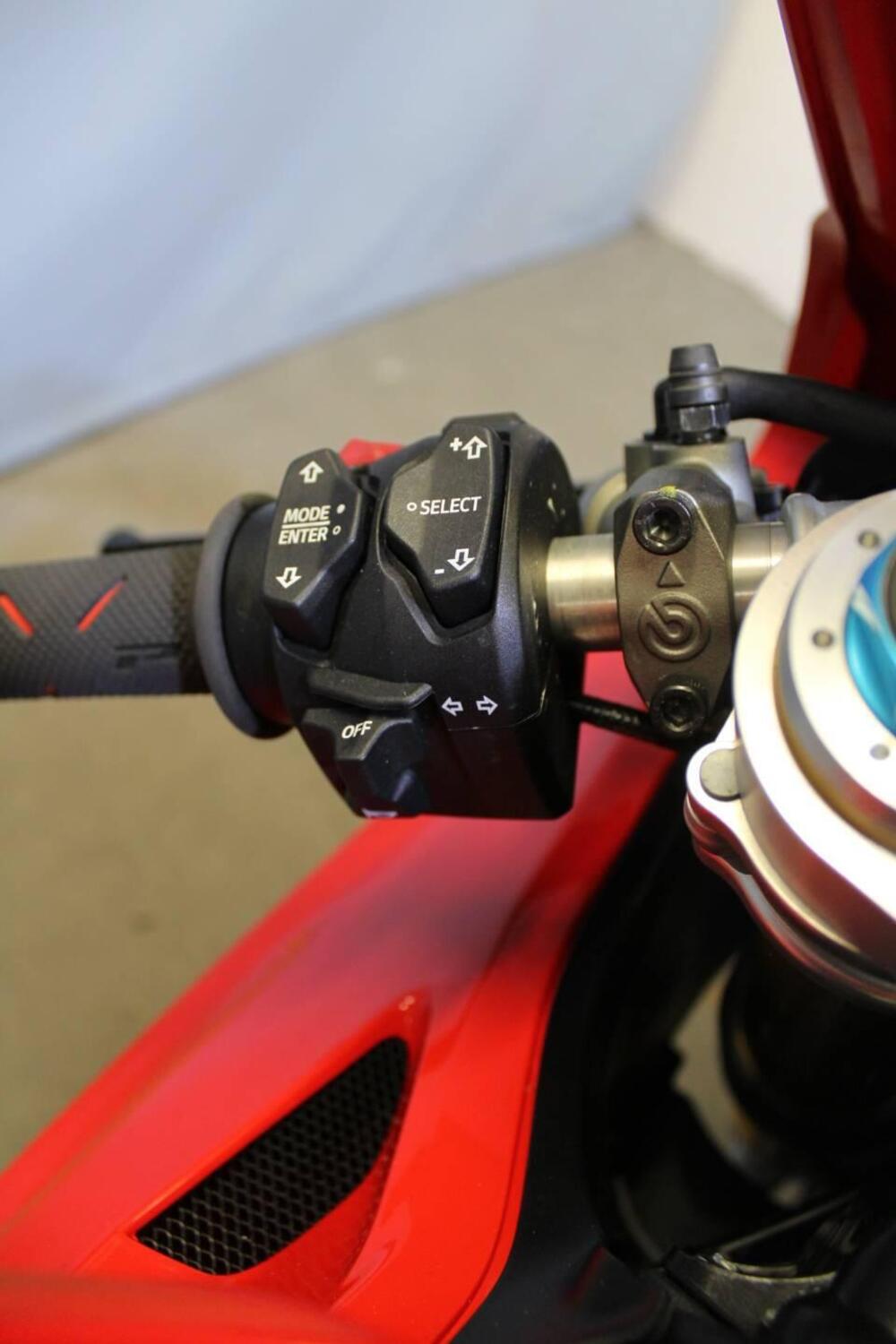 Ducati Panigale V4 S (2022 - 24) (8)