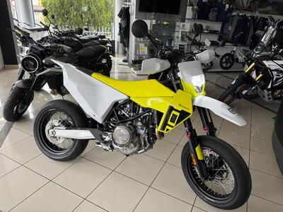 Husqvarna 701 Supermoto (2026) nuova