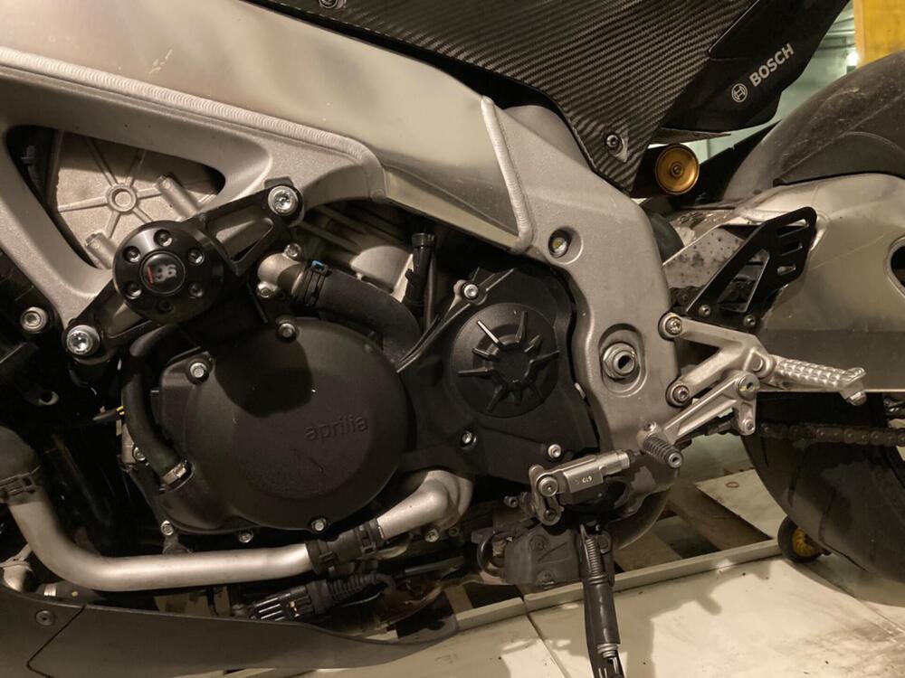Aprilia Tuono V4 Factory (2019 - 20) (5)