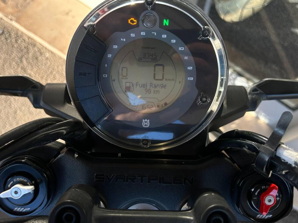 Husqvarna Svartpilen 401 (2021 - 23) (6)