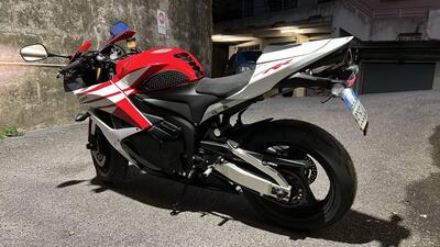 Honda CBR 600 RR (2009 - 12) usata