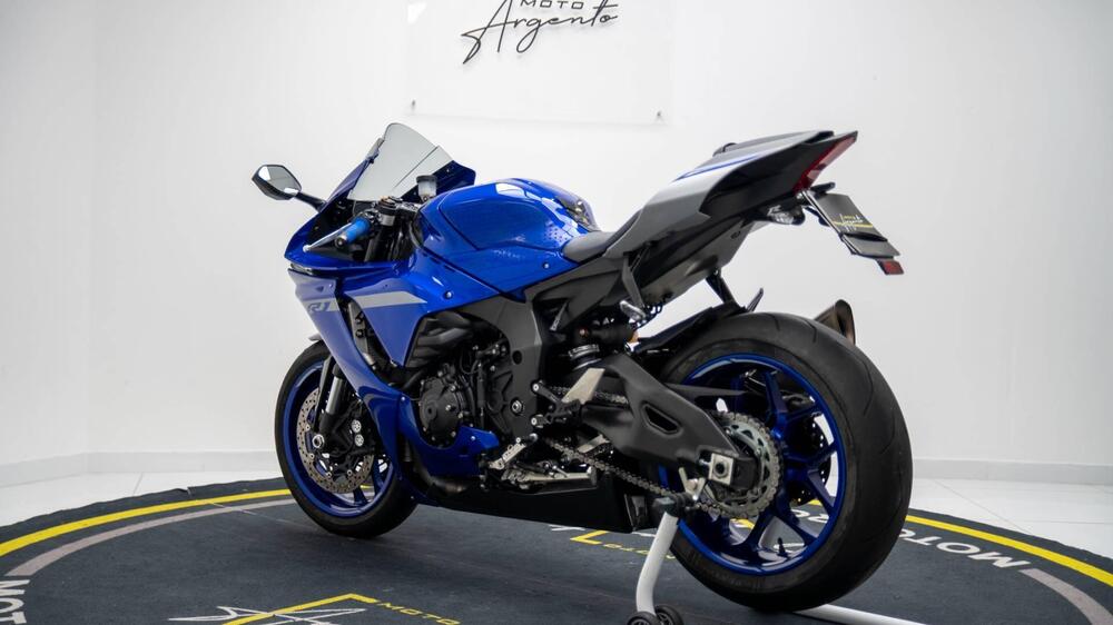 Yamaha YZF R1 (2020 - 25) (2)