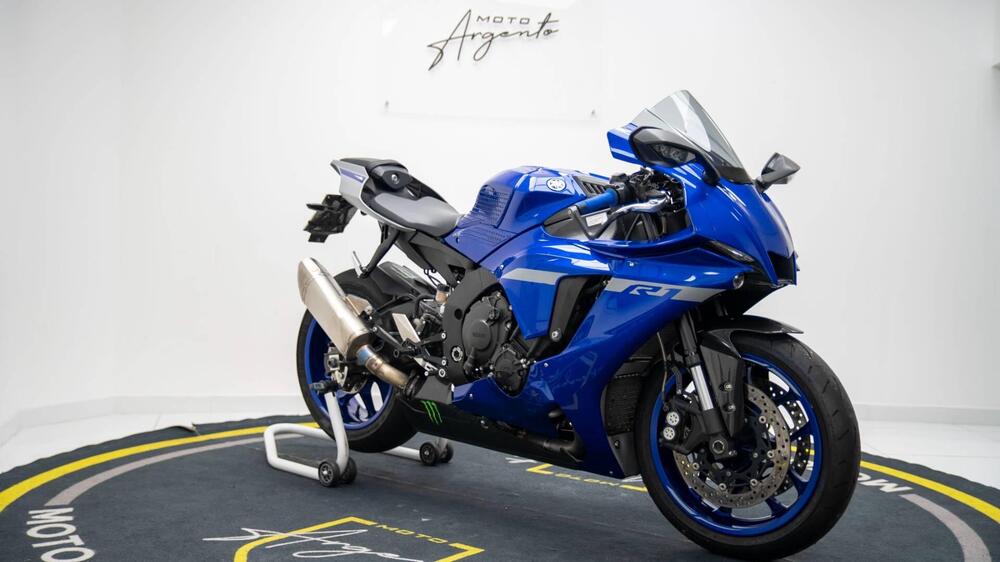 Yamaha YZF R1 (2020 - 25) (6)