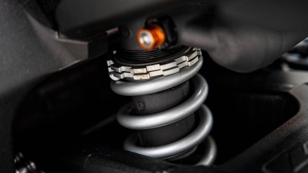 Yamaha YZF R1 (2020 - 25) (14)