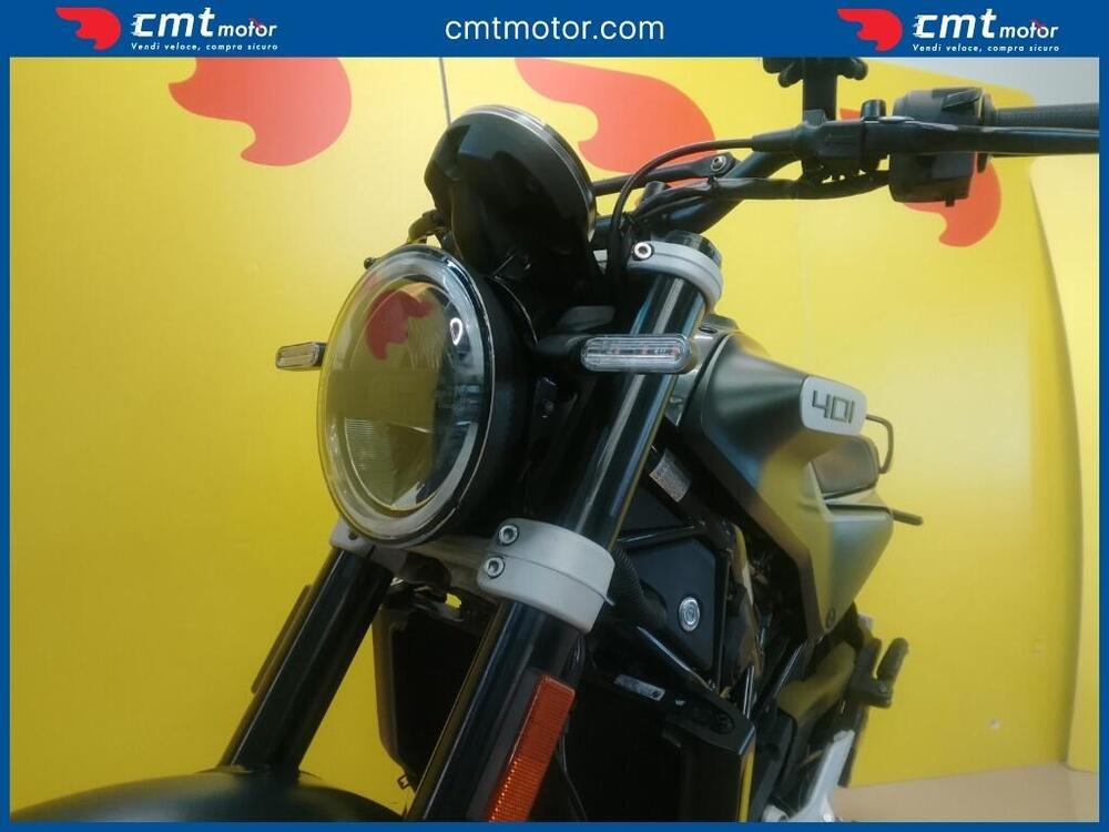 Husqvarna Svartpilen 401 (2021 - 23) (6)