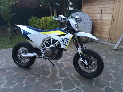 Husqvarna 701 Supermoto (2017 - 19) usata