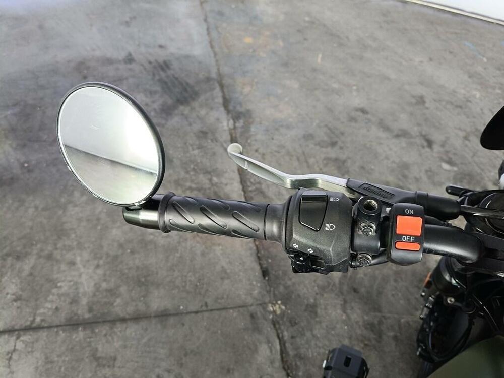 Moto Guzzi V7 III Stone (2017 - 20) (7)