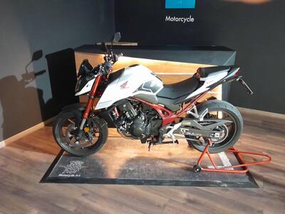Honda CB 750 Hornet (2023 - 24) usata