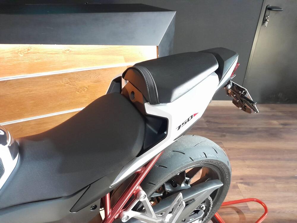 Honda CB 750 Hornet (2023 - 24) (6)