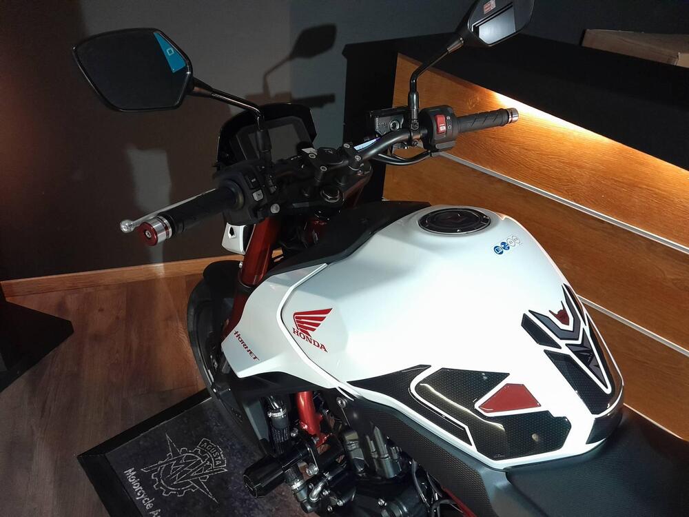 Honda CB 750 Hornet (2023 - 24) (8)