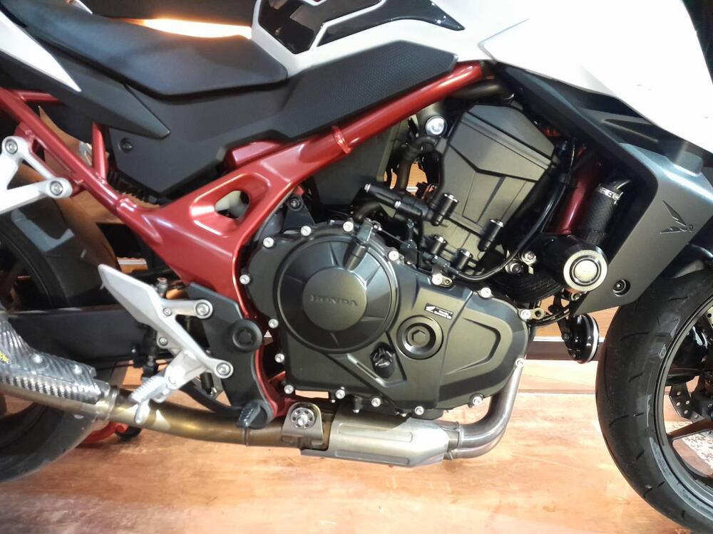 Honda CB 750 Hornet (2023 - 24) (14)