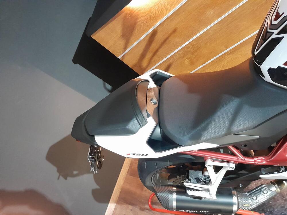 Honda CB 750 Hornet (2023 - 24) (19)