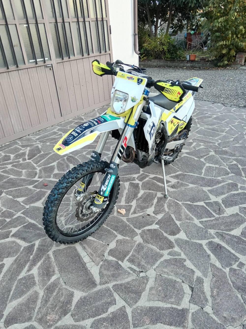 Husqvarna FE 250 (2022) (2)