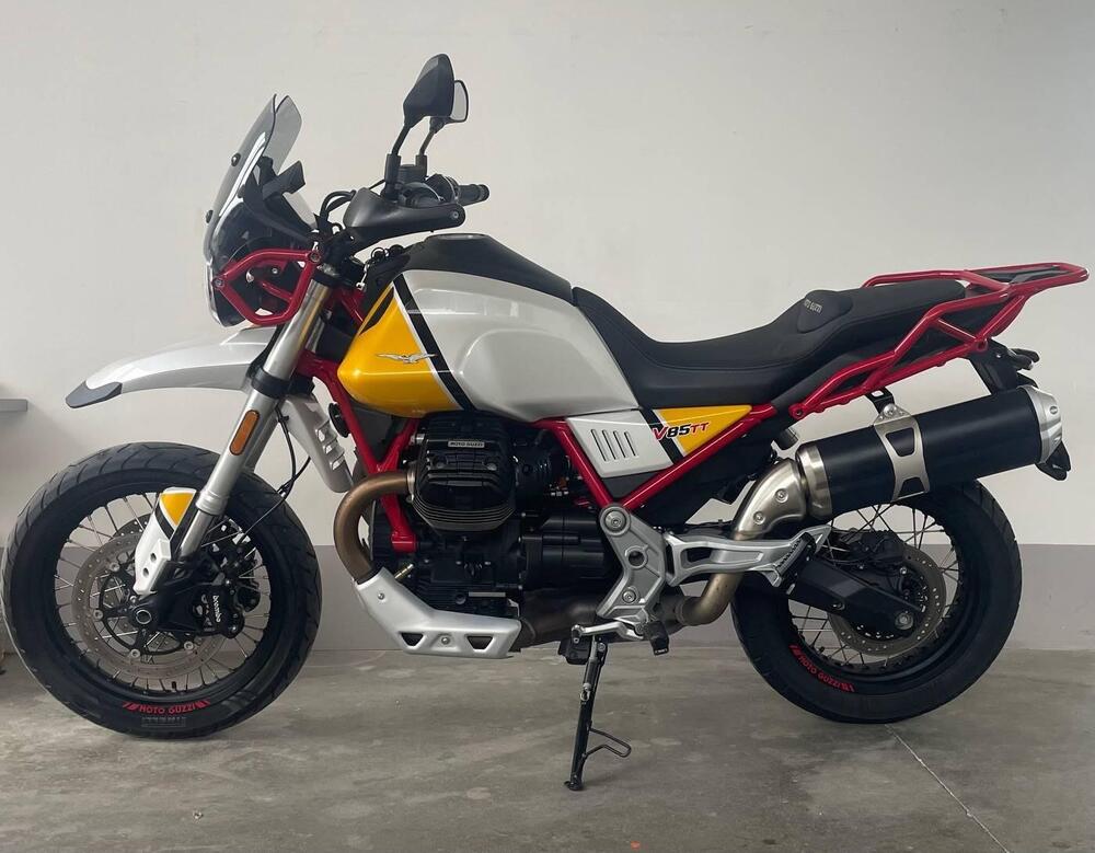 Moto Guzzi V85 TT Evocative Graphics (2019 - 20)