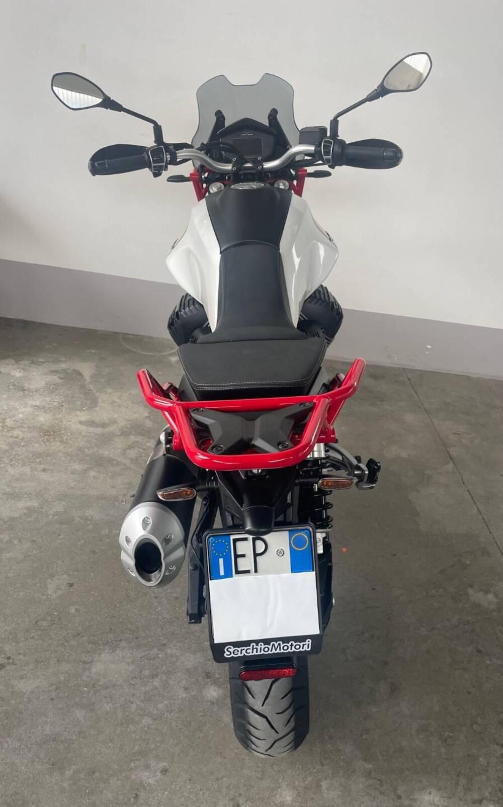 Moto Guzzi V85 TT Evocative Graphics (2019 - 20) (9)