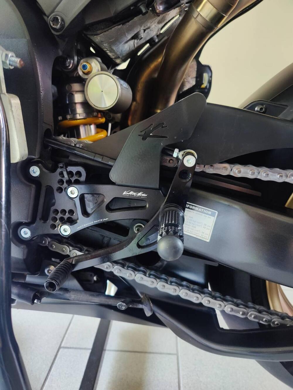 Yamaha YZF R1 (2007 - 08) (2)