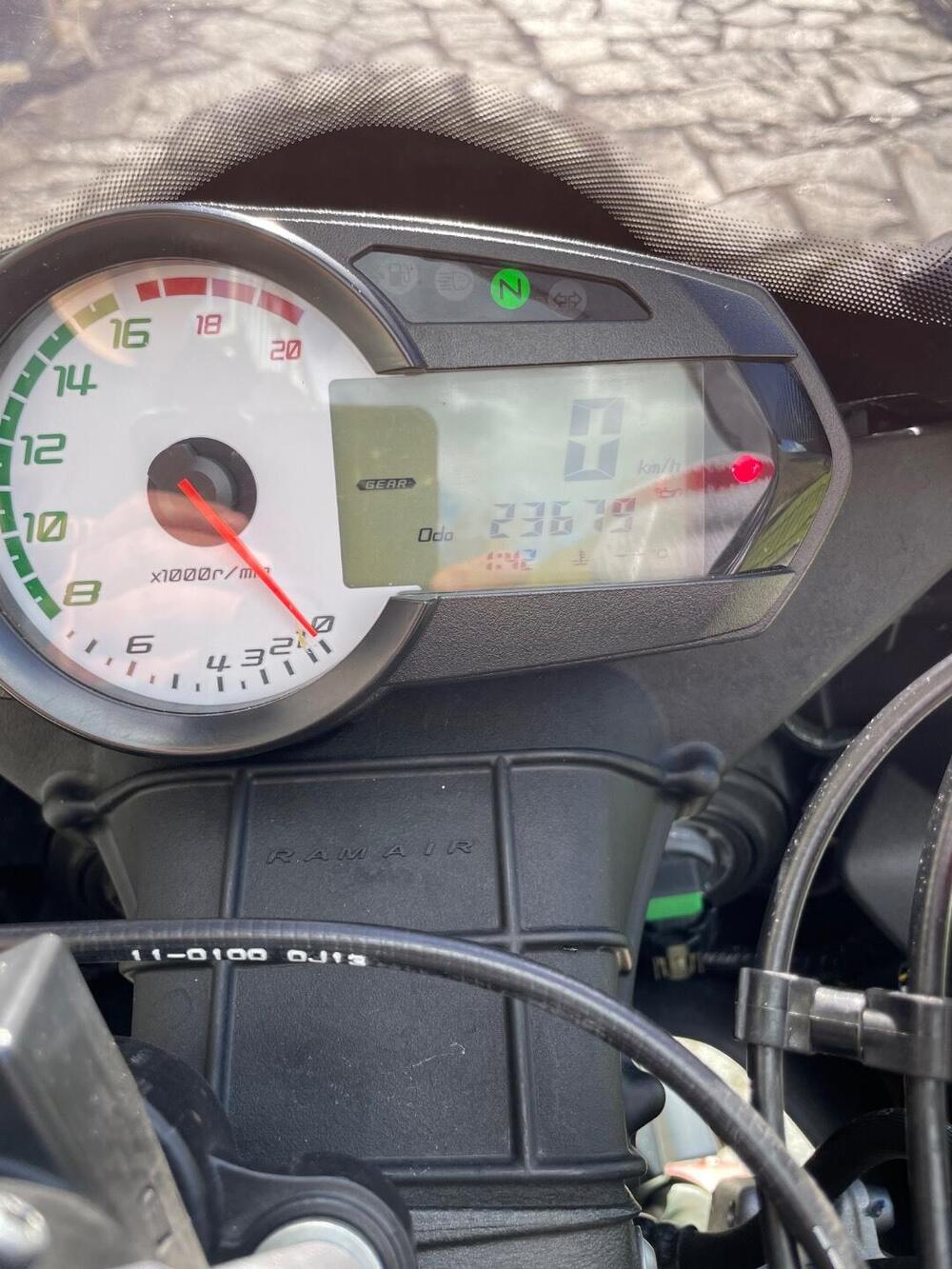 Kawasaki Ninja 600 ZX-6R (2009 - 16) (4)