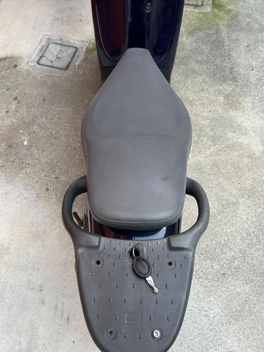 Aprilia Scarabeo 50 2t (2008 - 17) (5)