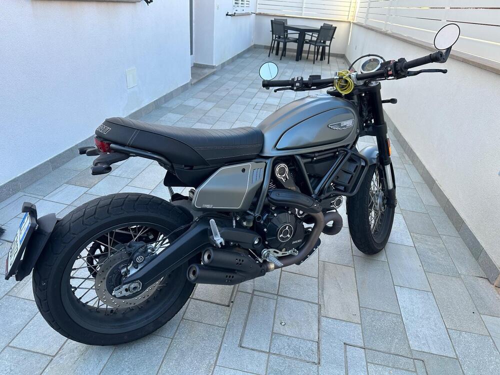 Ducati Scrambler 800 Night Shift (2021 - 22) (2)